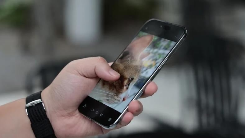 iPhone Air港版评测:瘸腿是真瘸腿,好看也是真好看